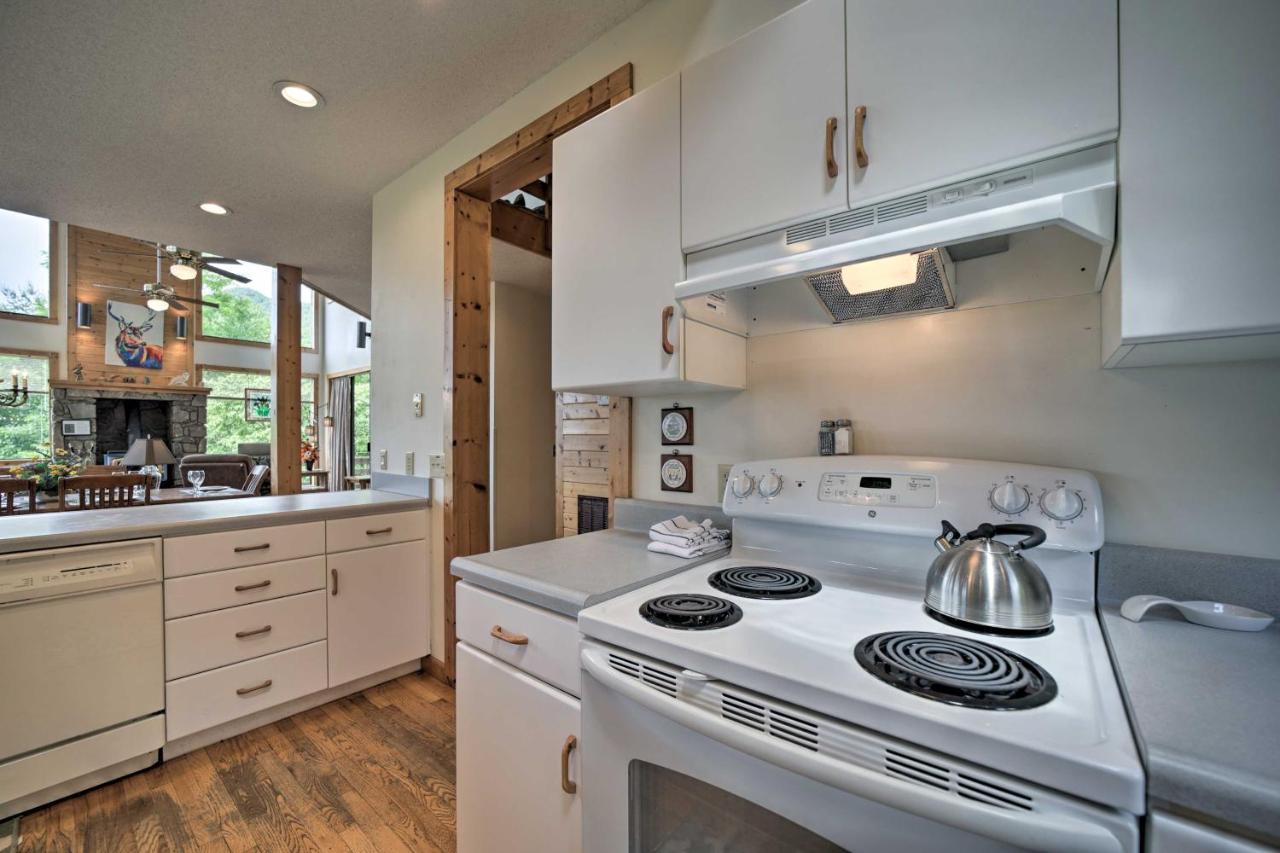 Vibrant Bryson City Home With Mtn Views And Deck! Экстерьер фото