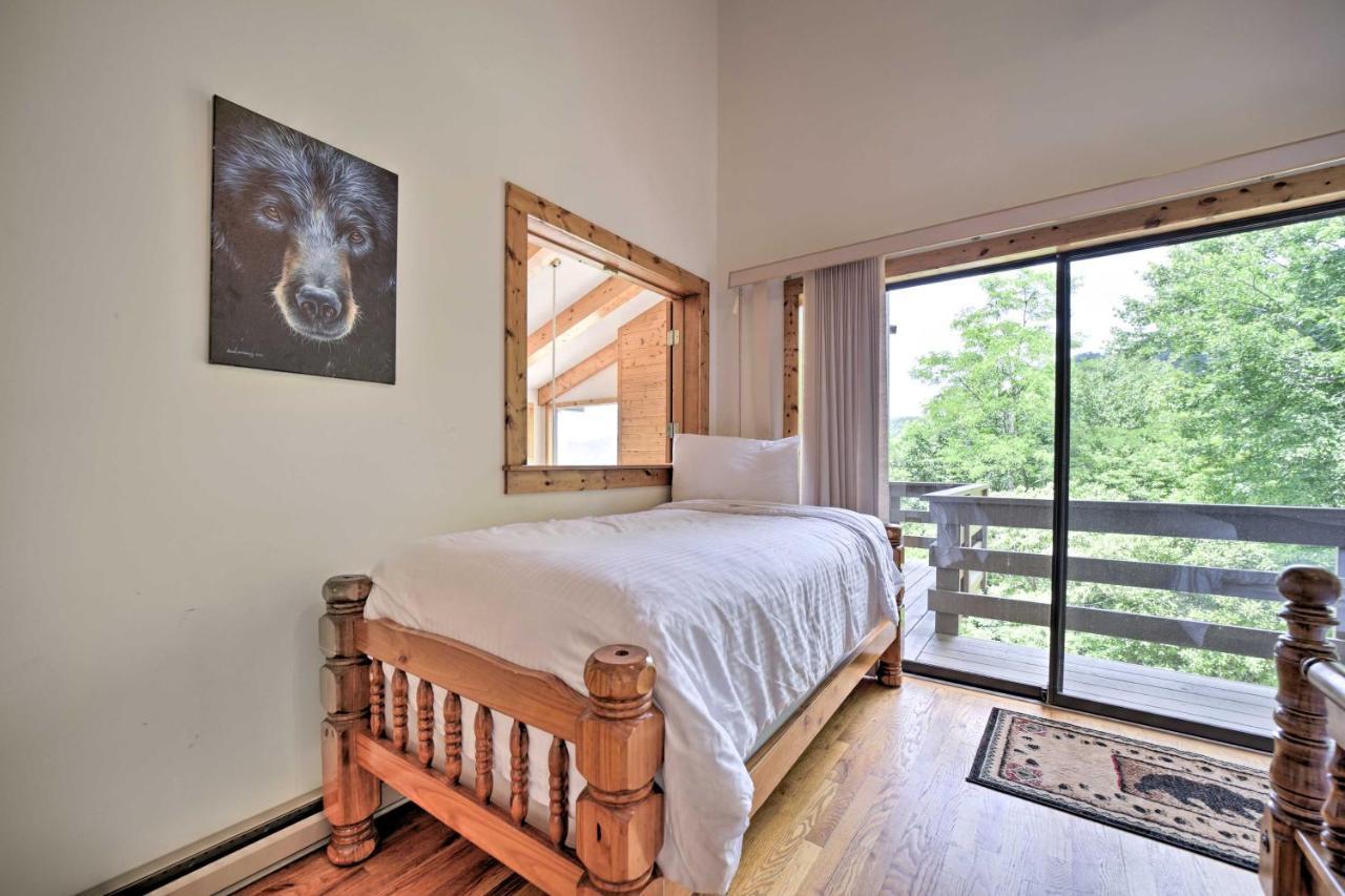 Vibrant Bryson City Home With Mtn Views And Deck! Экстерьер фото